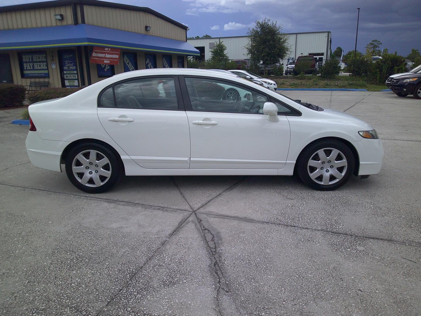 2011 WHITE HONDA CIVIC LX (2HGFA1F53BH) , located at 390 Hansen Avenue, Orange Park, FL, 32065, (904) 276-7933, 30.130497, -81.787529 - Photo#2